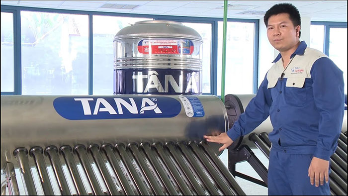 Cách lắp đặt bình nước nóng năng lượng mặt trời Tân Á